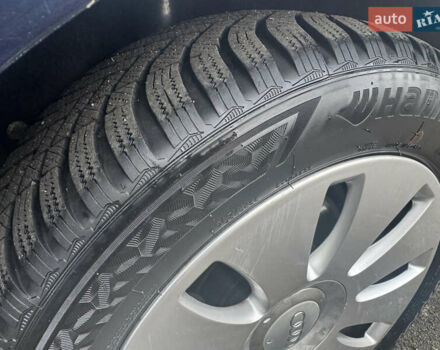 Синий Ауди А4, объемом двигателя 2.5 л и пробегом 303 тыс. км за 5800 $, фото 13 на Automoto.ua