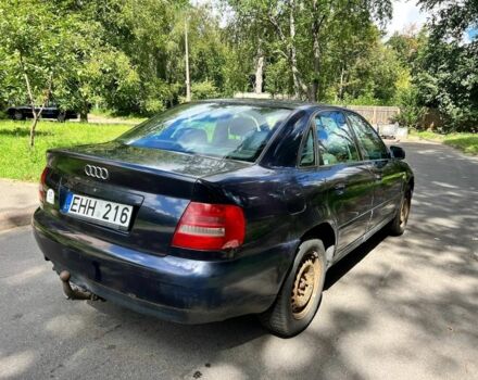 Синий Ауди А4, объемом двигателя 1.9 л и пробегом 341 тыс. км за 1500 $, фото 4 на Automoto.ua