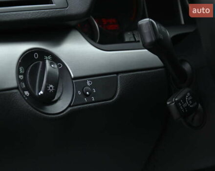 Синий Ауди А4, объемом двигателя 1.6 л и пробегом 246 тыс. км за 6300 $, фото 18 на Automoto.ua