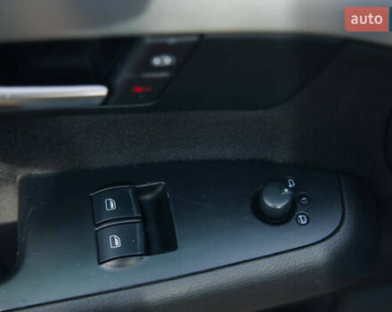 Синий Ауди А4, объемом двигателя 1.6 л и пробегом 179 тыс. км за 7300 $, фото 13 на Automoto.ua