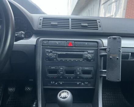 Синій Ауді А4, об'ємом двигуна 2 л та пробігом 274 тис. км за 6500 $, фото 22 на Automoto.ua