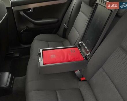 Ауді А4 2006 у Жовкві на Automoto.ua Синій Ауді А4, об'ємом двигуна 1.6 л та пробігом 190 тис. км за 5650 $, фото 31 на Automoto.ua