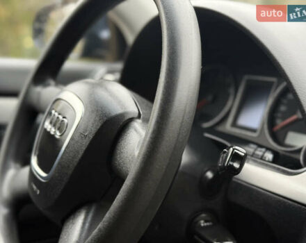 Синий Ауди А4, объемом двигателя 2 л и пробегом 181 тыс. км за 6950 $, фото 41 на Automoto.ua