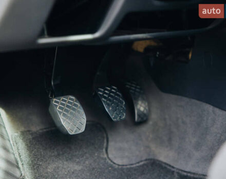 Синий Ауди А4, объемом двигателя 1.6 л и пробегом 179 тыс. км за 7300 $, фото 17 на Automoto.ua