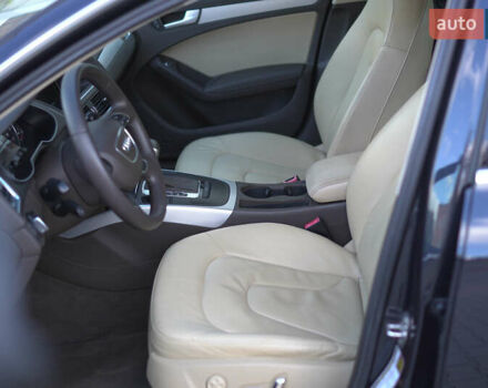 Синій Ауді А4, об'ємом двигуна 2 л та пробігом 195 тис. км за 12850 $, фото 9 на Automoto.ua