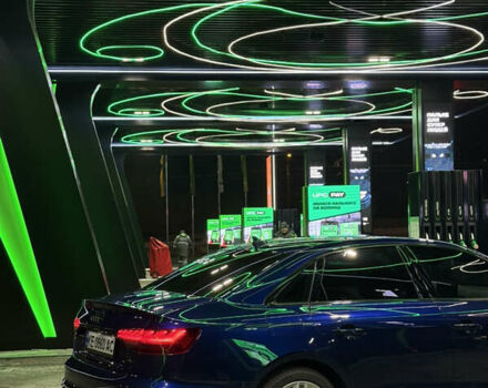 Синий Ауди А4, объемом двигателя 1.98 л и пробегом 103 тыс. км за 26900 $, фото 4 на Automoto.ua