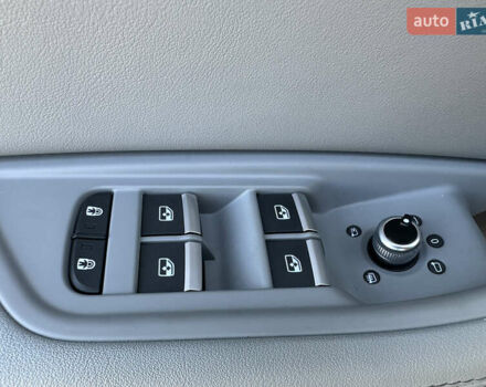 Синій Ауді А4, об'ємом двигуна 2 л та пробігом 50 тис. км за 27000 $, фото 31 на Automoto.ua