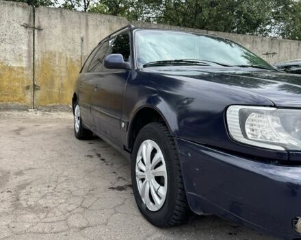 Синий Ауди А4, объемом двигателя 2.5 л и пробегом 400 тыс. км за 2400 $, фото 13 на Automoto.ua