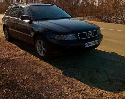 Синий Ауди А4, объемом двигателя 1.8 л и пробегом 370 тыс. км за 3700 $, фото 5 на Automoto.ua