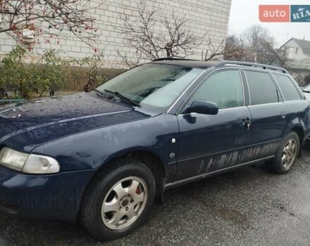 Синий Ауди А4, объемом двигателя 1.8 л и пробегом 426 тыс. км за 3500 $, фото 5 на Automoto.ua