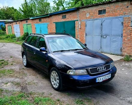 Синий Ауди А4, объемом двигателя 2.6 л и пробегом 377 тыс. км за 2677 $, фото 1 на Automoto.ua