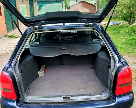 Синий Ауди А4, объемом двигателя 2.6 л и пробегом 377 тыс. км за 2677 $, фото 8 на Automoto.ua