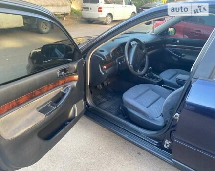 Синий Ауди А4, объемом двигателя 1.9 л и пробегом 350 тыс. км за 3350 $, фото 7 на Automoto.ua