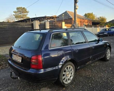 Синий Ауди А4, объемом двигателя 2.6 л и пробегом 300 тыс. км за 3000 $, фото 6 на Automoto.ua
