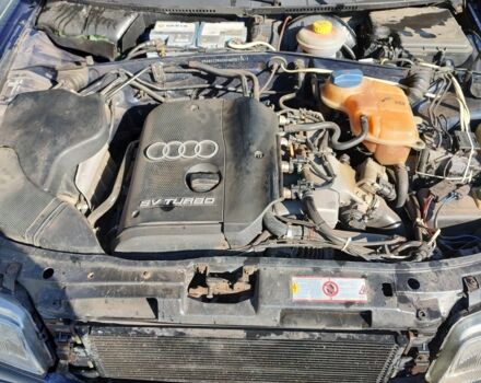 Синий Ауди А4, объемом двигателя 1.8 л и пробегом 270 тыс. км за 4308 $, фото 8 на Automoto.ua