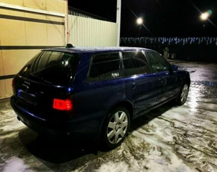 Синий Ауди А4, объемом двигателя 1.6 л и пробегом 300 тыс. км за 3300 $, фото 2 на Automoto.ua