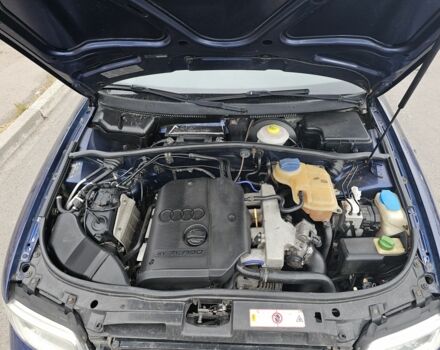 Синий Ауди А4, объемом двигателя 2 л и пробегом 250 тыс. км за 2300 $, фото 5 на Automoto.ua