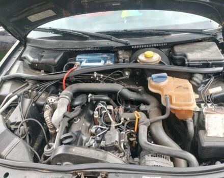 Синій Ауді А4, об'ємом двигуна 0 л та пробігом 368 тис. км за 1350 $, фото 3 на Automoto.ua