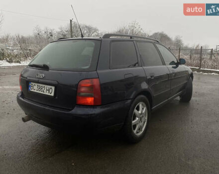 Синий Ауди А4, объемом двигателя 1.6 л и пробегом 319 тыс. км за 2999 $, фото 3 на Automoto.ua