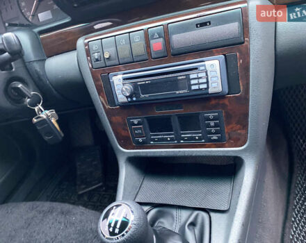 Синий Ауди А4, объемом двигателя 1.8 л и пробегом 250 тыс. км за 3700 $, фото 9 на Automoto.ua