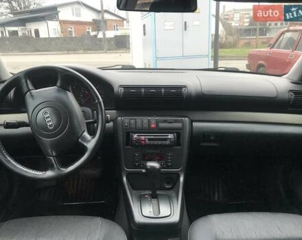 Синій Ауді А4, об'ємом двигуна 1.9 л та пробігом 329 тис. км за 4200 $, фото 4 на Automoto.ua