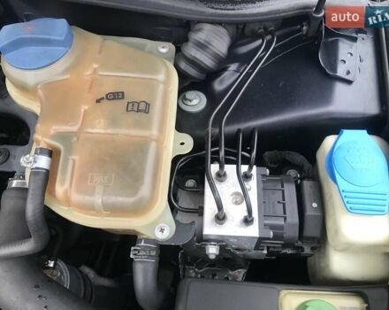 Синій Ауді А4, об'ємом двигуна 1.9 л та пробігом 329 тис. км за 4200 $, фото 8 на Automoto.ua