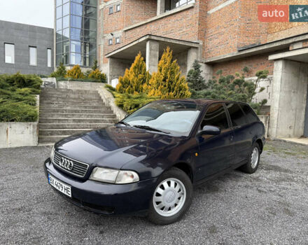 Синий Ауди А4, объемом двигателя 1.8 л и пробегом 360 тыс. км за 3900 $, фото 4 на Automoto.ua
