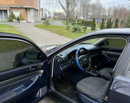 Синий Ауди А4, объемом двигателя 1.8 л и пробегом 360 тыс. км за 3900 $, фото 17 на Automoto.ua