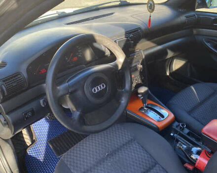 Синий Ауди А4, объемом двигателя 1.9 л и пробегом 476 тыс. км за 3500 $, фото 5 на Automoto.ua