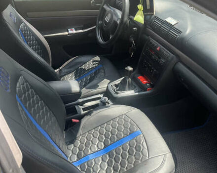 Синий Ауди А4, объемом двигателя 1.8 л и пробегом 560 тыс. км за 3900 $, фото 2 на Automoto.ua