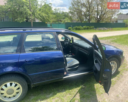 Синий Ауди А4, объемом двигателя 1.8 л и пробегом 560 тыс. км за 3900 $, фото 5 на Automoto.ua