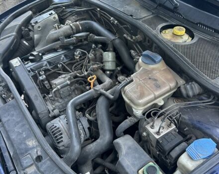 Синий Ауди А4, объемом двигателя 1.9 л и пробегом 260 тыс. км за 4800 $, фото 5 на Automoto.ua