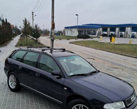 Синий Ауди А4, объемом двигателя 2.5 л и пробегом 420 тыс. км за 3800 $, фото 1 на Automoto.ua