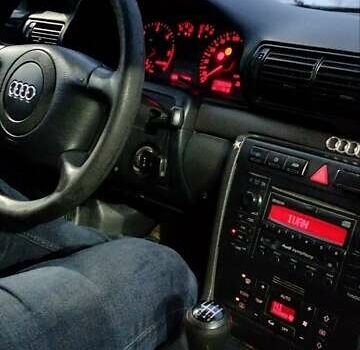 Синий Ауди А4, объемом двигателя 2.5 л и пробегом 280 тыс. км за 1500 $, фото 6 на Automoto.ua