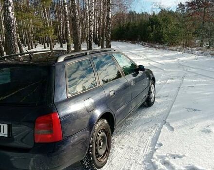 Синий Ауди А4, объемом двигателя 1.6 л и пробегом 373 тыс. км за 2700 $, фото 3 на Automoto.ua