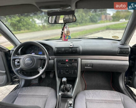 Синій Ауді А4, об'ємом двигуна 1.9 л та пробігом 320 тис. км за 4450 $, фото 7 на Automoto.ua