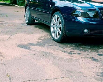 Синій Ауді А4, об'ємом двигуна 1.6 л та пробігом 320 тис. км за 4500 $, фото 7 на Automoto.ua