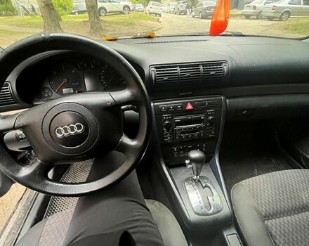 Синий Ауди А4, объемом двигателя 1.9 л и пробегом 300 тыс. км за 2850 $, фото 2 на Automoto.ua