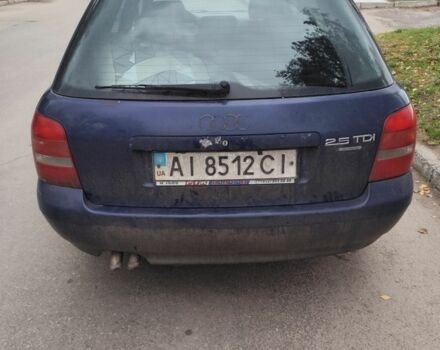 Синий Ауди А4, объемом двигателя 2.5 л и пробегом 288 тыс. км за 3500 $, фото 1 на Automoto.ua