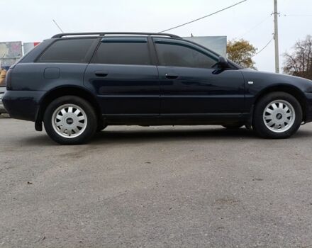 Синий Ауди А4, объемом двигателя 1.6 л и пробегом 337 тыс. км за 4794 $, фото 4 на Automoto.ua