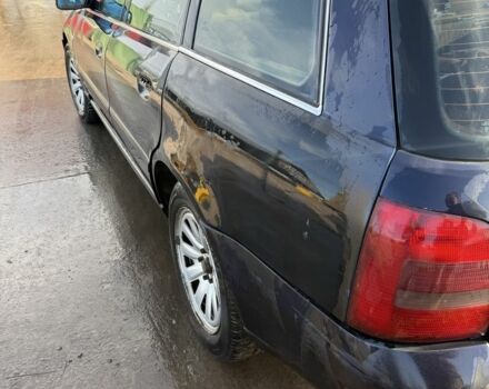 Синій Ауді А4, об'ємом двигуна 1.9 л та пробігом 350 тис. км за 2100 $, фото 4 на Automoto.ua