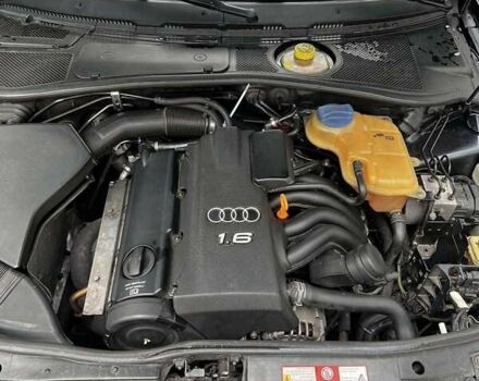 Синий Ауди А4, объемом двигателя 1.6 л и пробегом 260 тыс. км за 4999 $, фото 5 на Automoto.ua