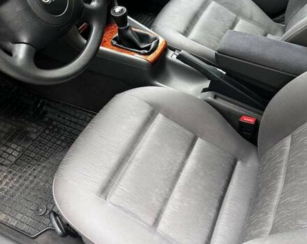 Синий Ауди А4, объемом двигателя 1.6 л и пробегом 260 тыс. км за 4999 $, фото 7 на Automoto.ua