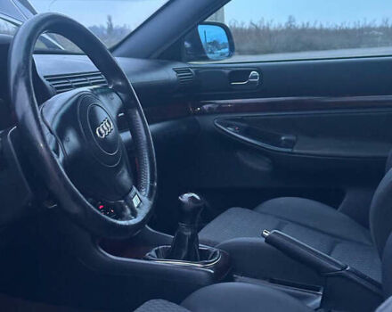 Синий Ауди А4, объемом двигателя 2.5 л и пробегом 290 тыс. км за 3500 $, фото 15 на Automoto.ua