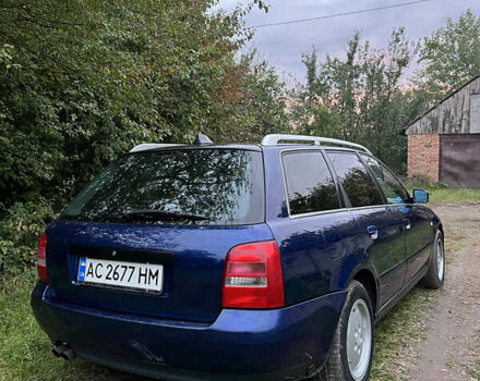 Синий Ауди А4, объемом двигателя 1.8 л и пробегом 250 тыс. км за 4250 $, фото 2 на Automoto.ua