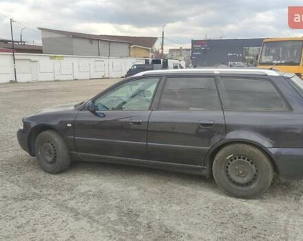 Синий Ауди А4, объемом двигателя 1.6 л и пробегом 268 тыс. км за 3500 $, фото 5 на Automoto.ua