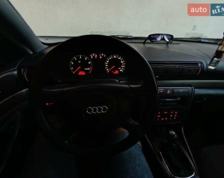 Синий Ауди А4, объемом двигателя 1.6 л и пробегом 160 тыс. км за 4300 $, фото 4 на Automoto.ua