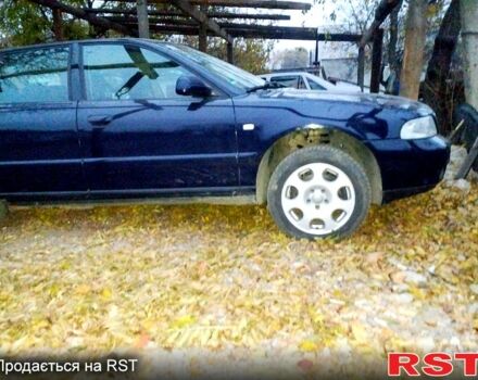 Синий Ауди А4, объемом двигателя 1.8 л и пробегом 348 тыс. км за 4300 $, фото 1 на Automoto.ua