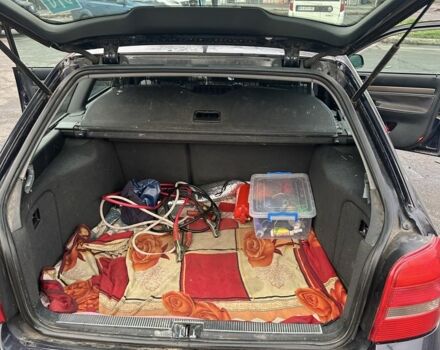 Синий Ауди А4, объемом двигателя 2.5 л и пробегом 400 тыс. км за 3500 $, фото 8 на Automoto.ua