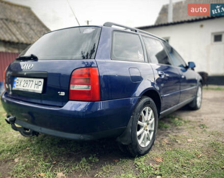 Синий Ауди А4, объемом двигателя 1.6 л и пробегом 330 тыс. км за 4500 $, фото 1 на Automoto.ua